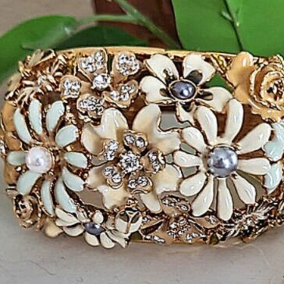 Kenneth Jay Lane Garden Party Bracelet - Picture 2 of 9